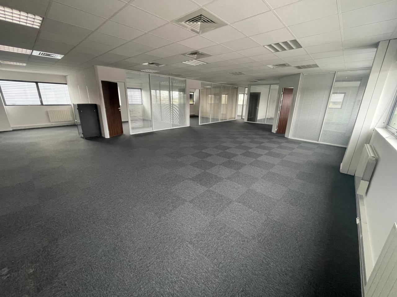 Local d'activité Taverny 872m² Location local d'activité Taverny Val-d'Oise OLACT2426792 0